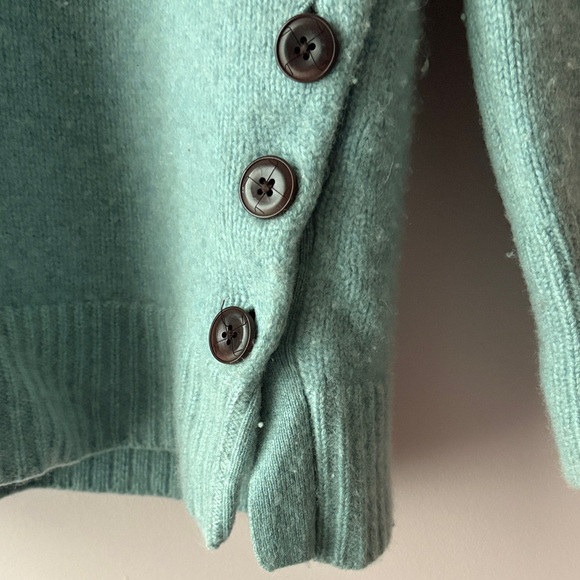 Garnet Hill Soft Thick Blue 100% Cashmere Sweater M - Picture 2 of 7